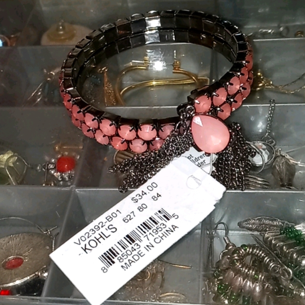 Pink rhinestone fashion bracelet